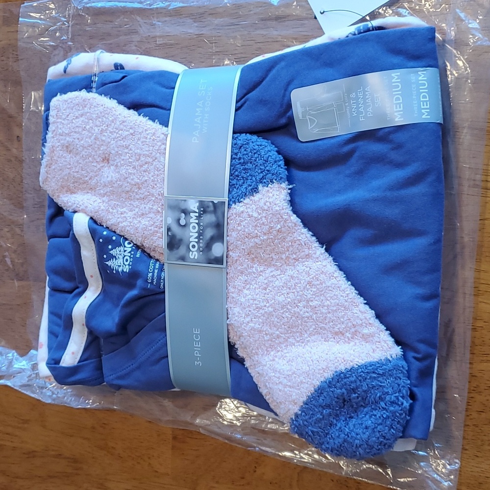 Sonoma Knit pajama set with socks